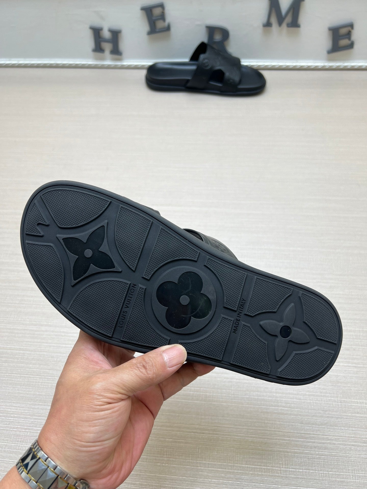 54E66Z Popular slippers