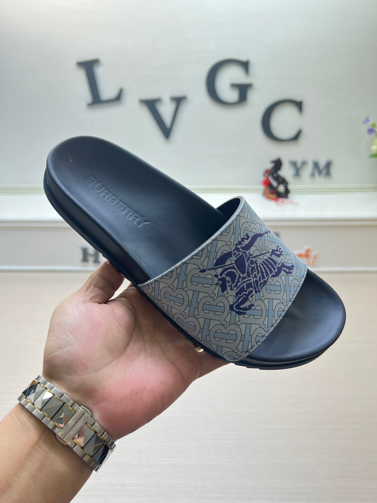 54R119Z Popular slippers