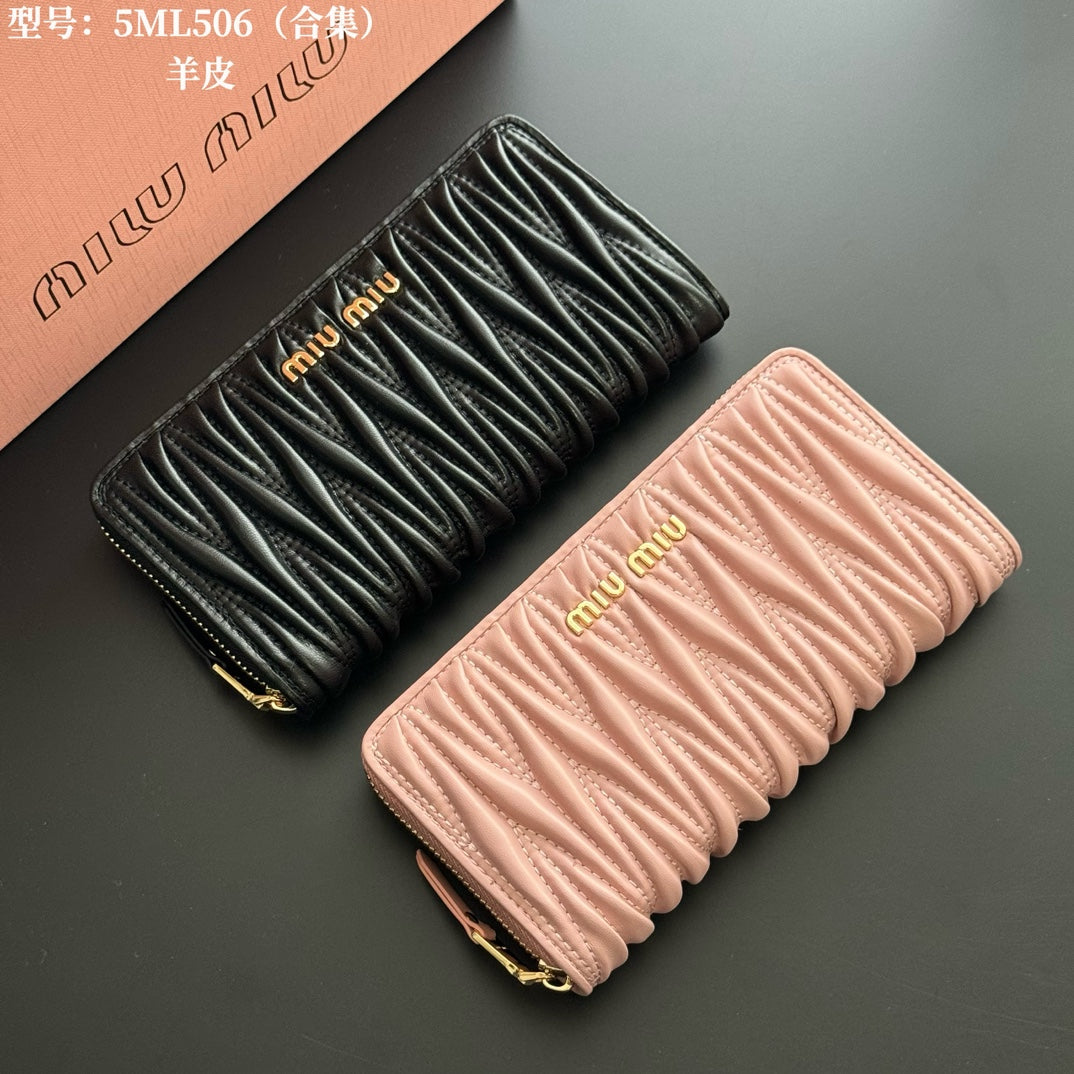 B1P46A123 Popular leather wallets