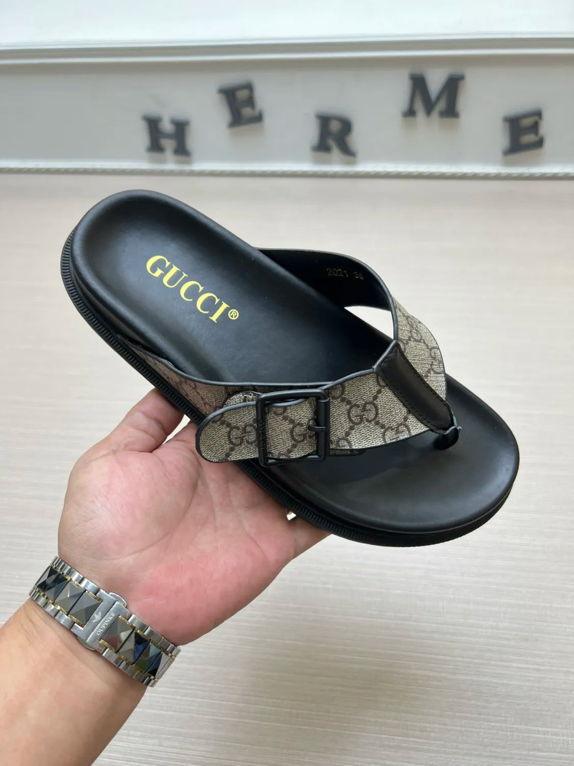 54B90Z Popular slippers