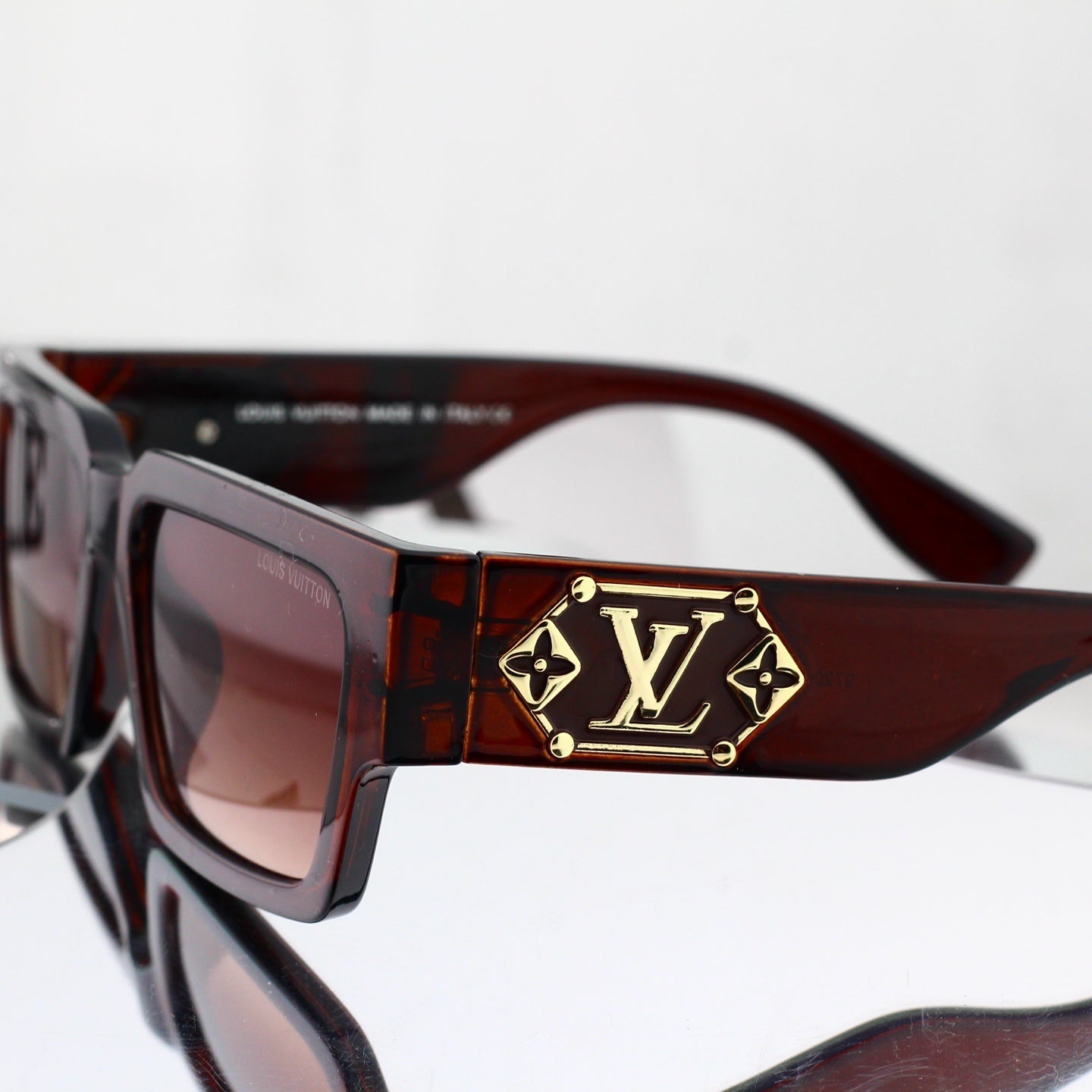 156PE9T Popular Sunglasses