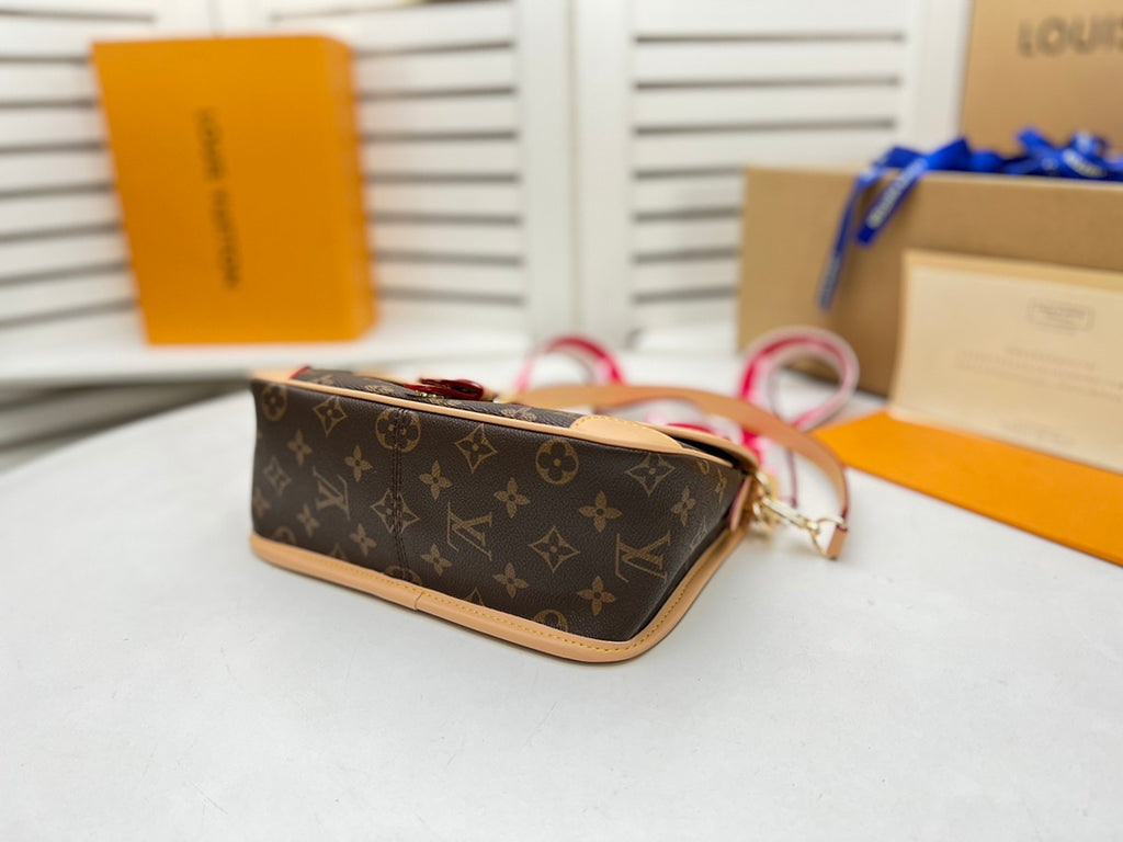 2XE028B Popular leather bag 