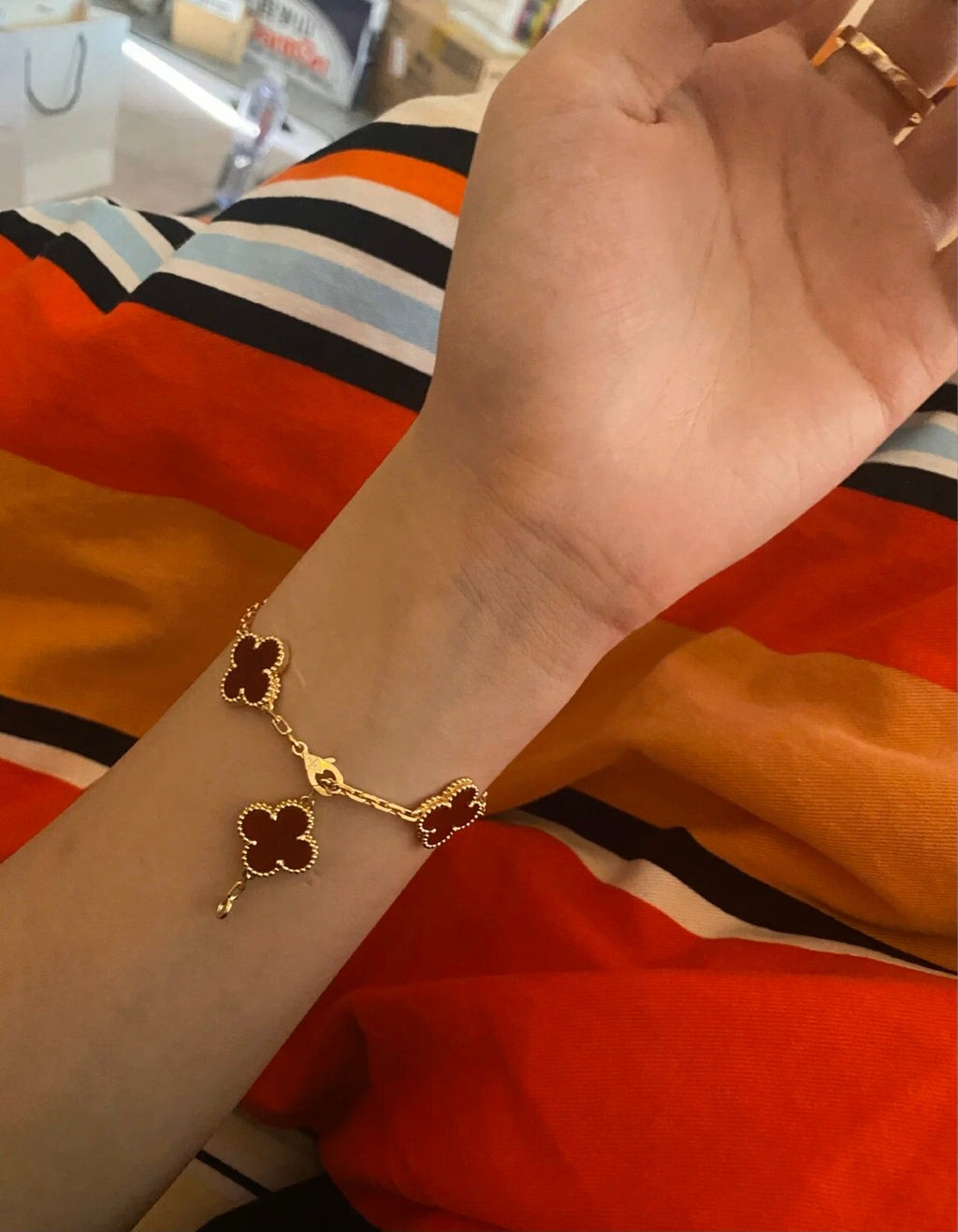 5XVA180K  Popular bracelets 5 flowers normal size1.5cm flower