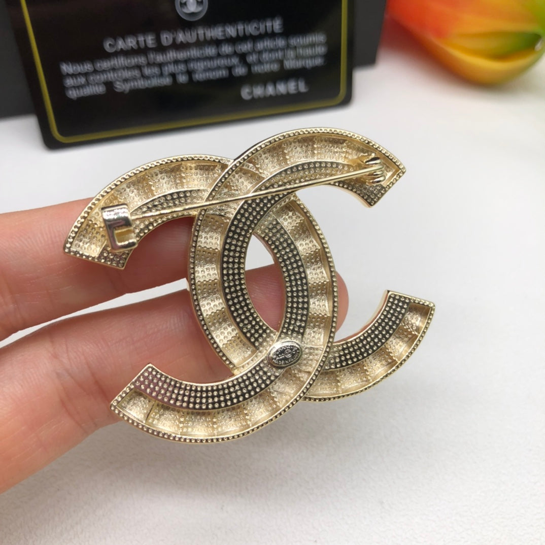 136NC33X Popular  Brooch