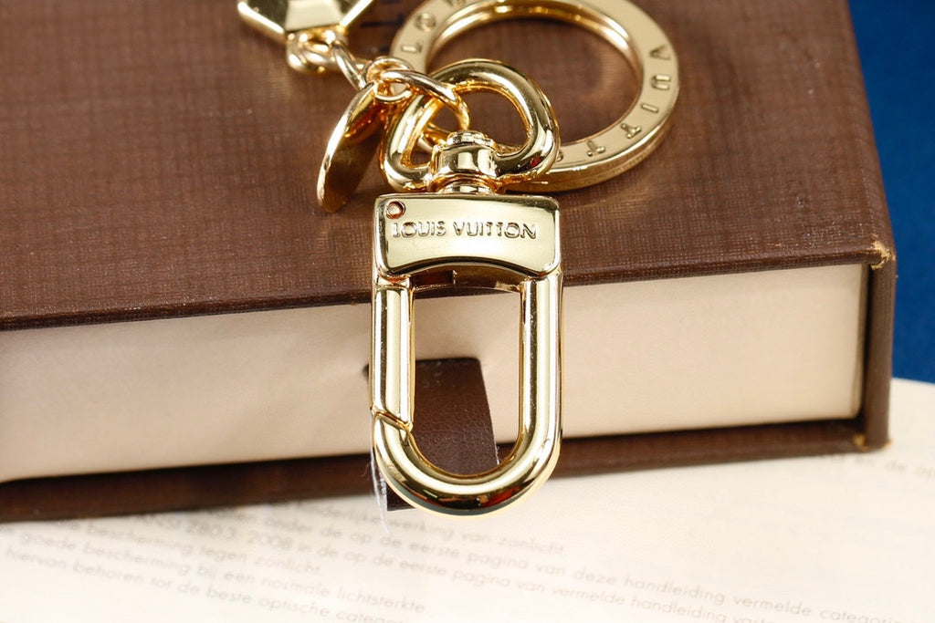 35QE24A Popular bag 's charms accessories
