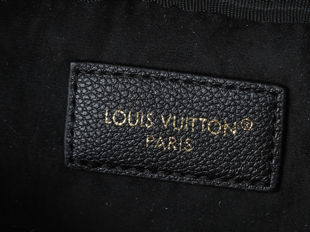 15RE147B Popular leather bag