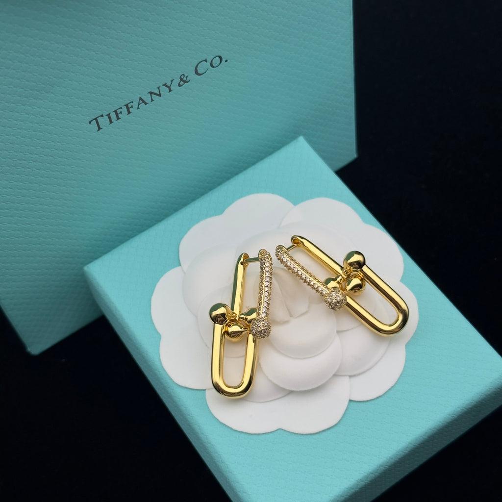 8XT31X  Popular    Earring Bracelets Necklaces