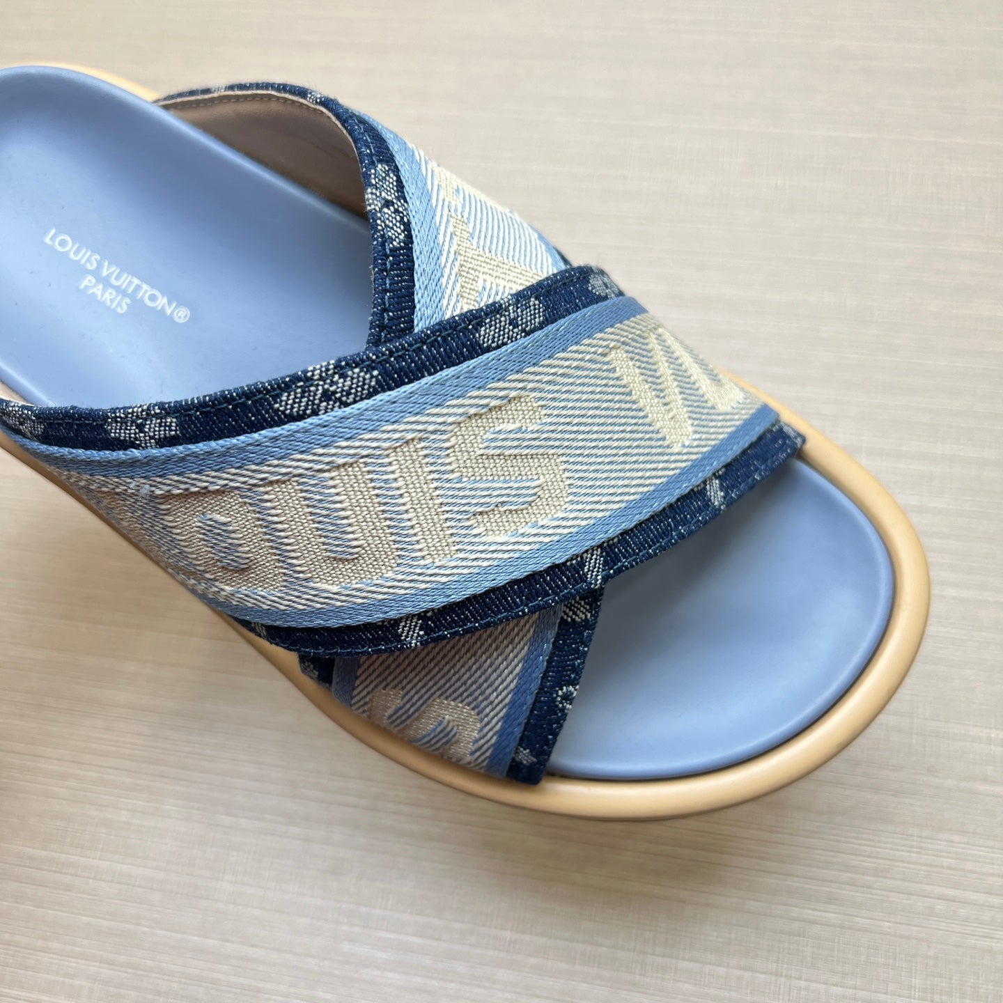 535ZE272Z Popular Slippers