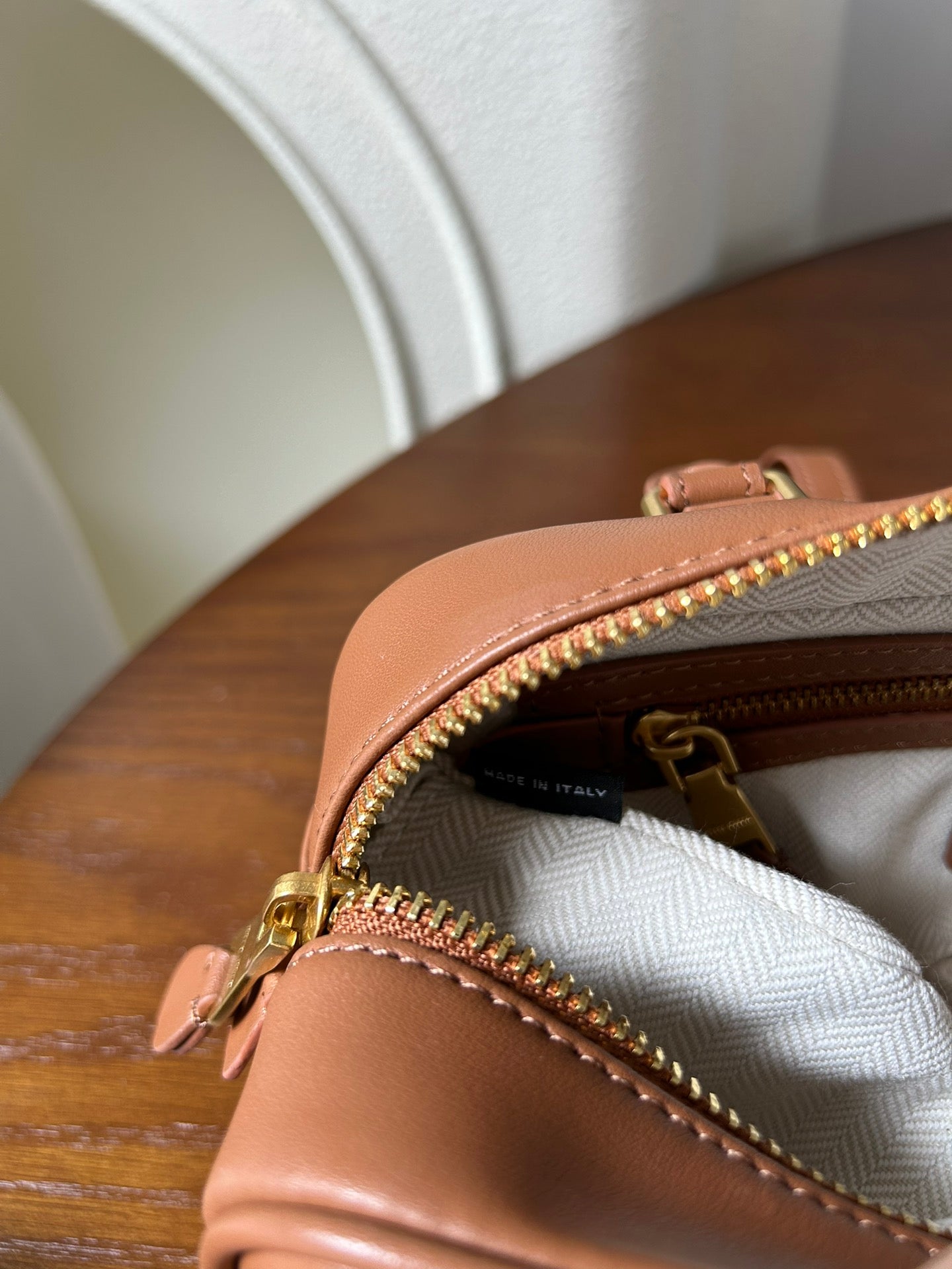 B1P46A156 Popular leather bags