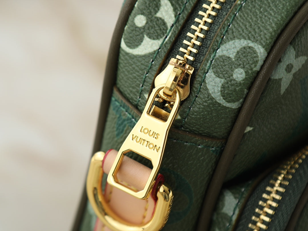 B1P46E110 Popular leather bag