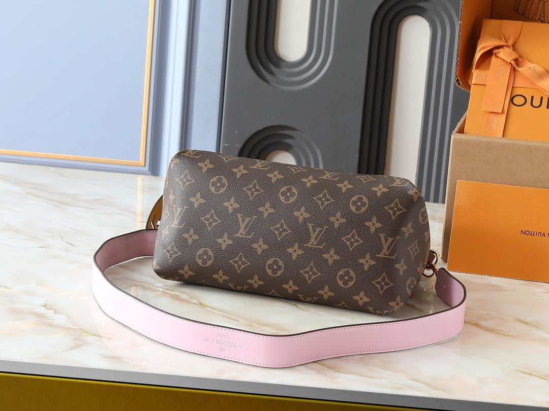 146PE79B Popular leather bag
