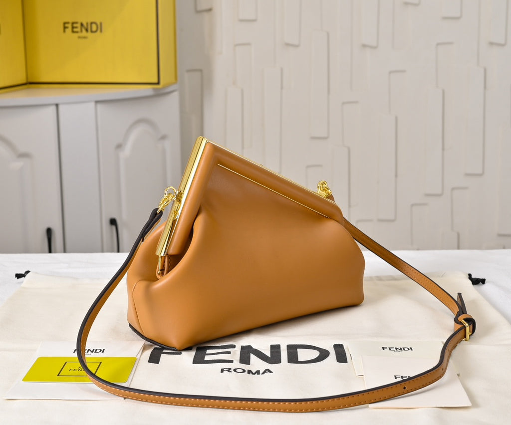B1N46F8 Popular leather bag
