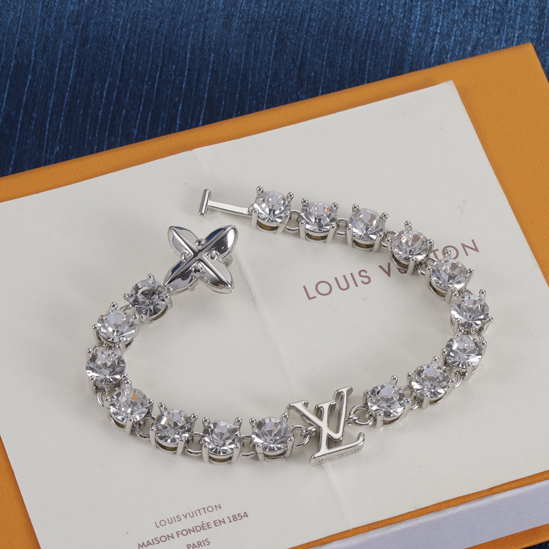 14E558K  Popular Bracelets