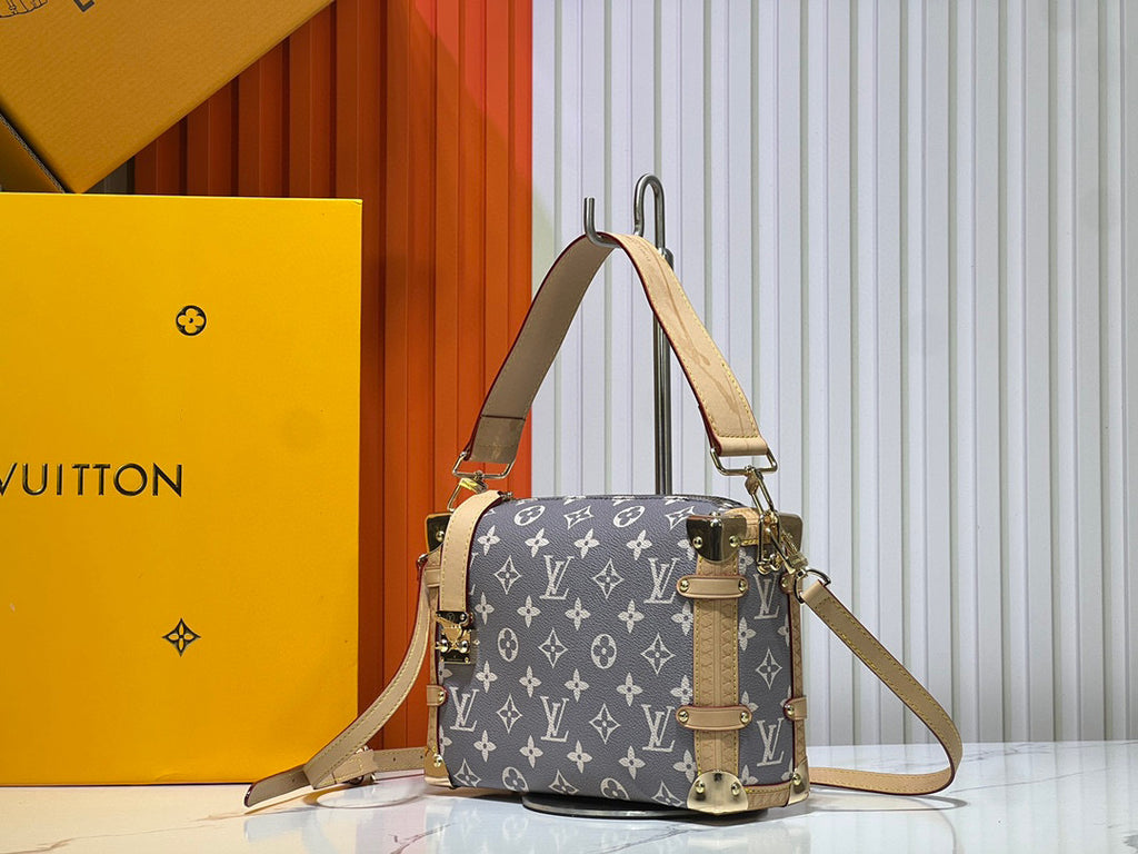 155NE19B Popular leather bag