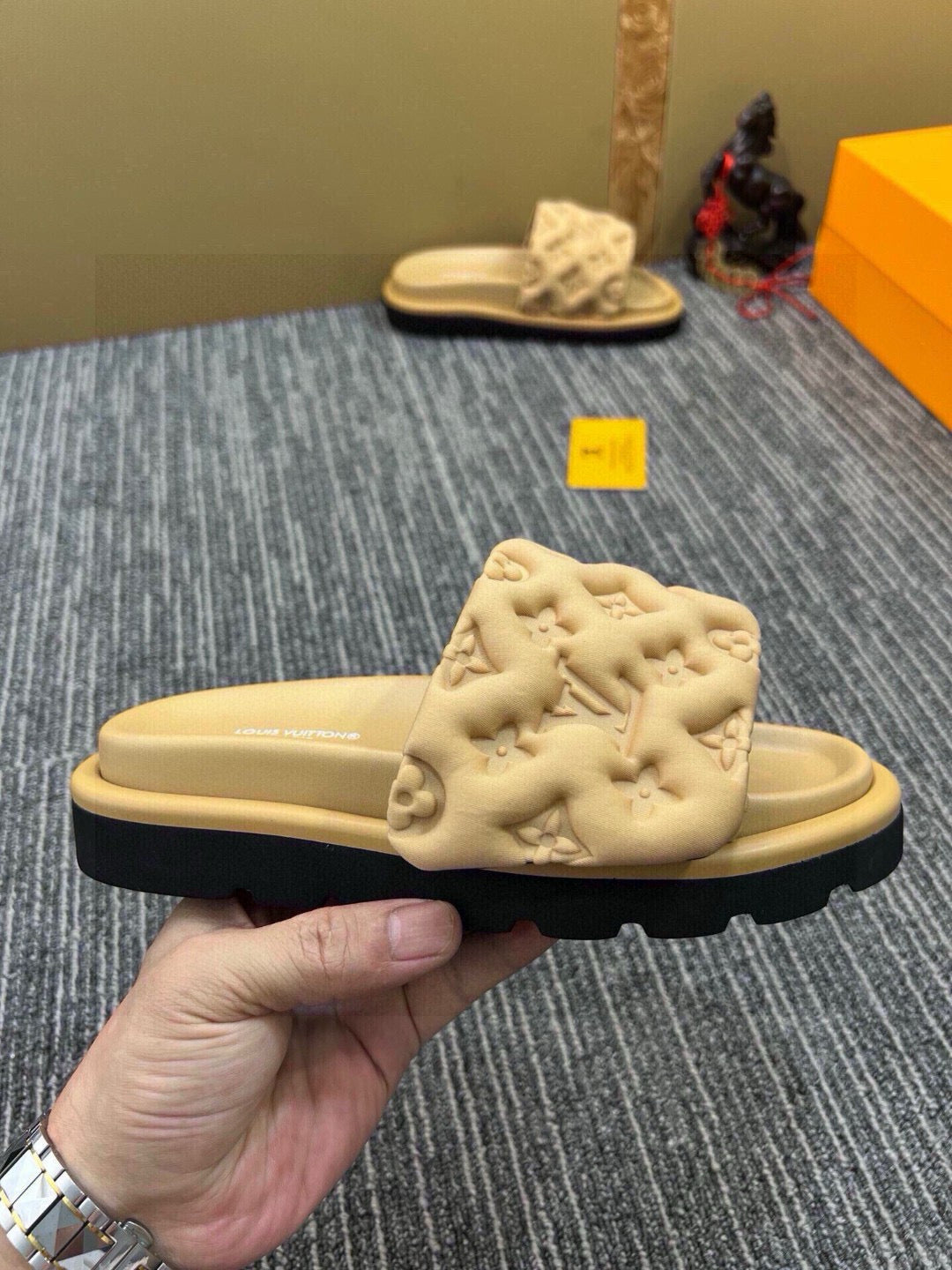 5QE13Z Popular Slippers
