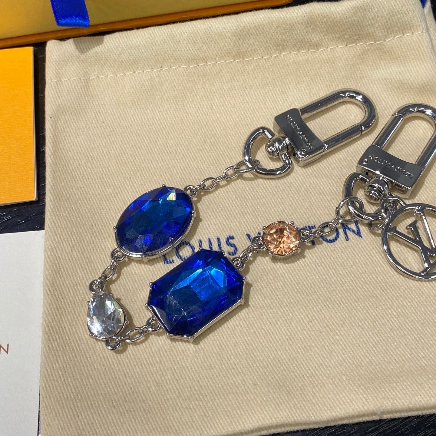 35QE28A Popular bag 's charms accessories
