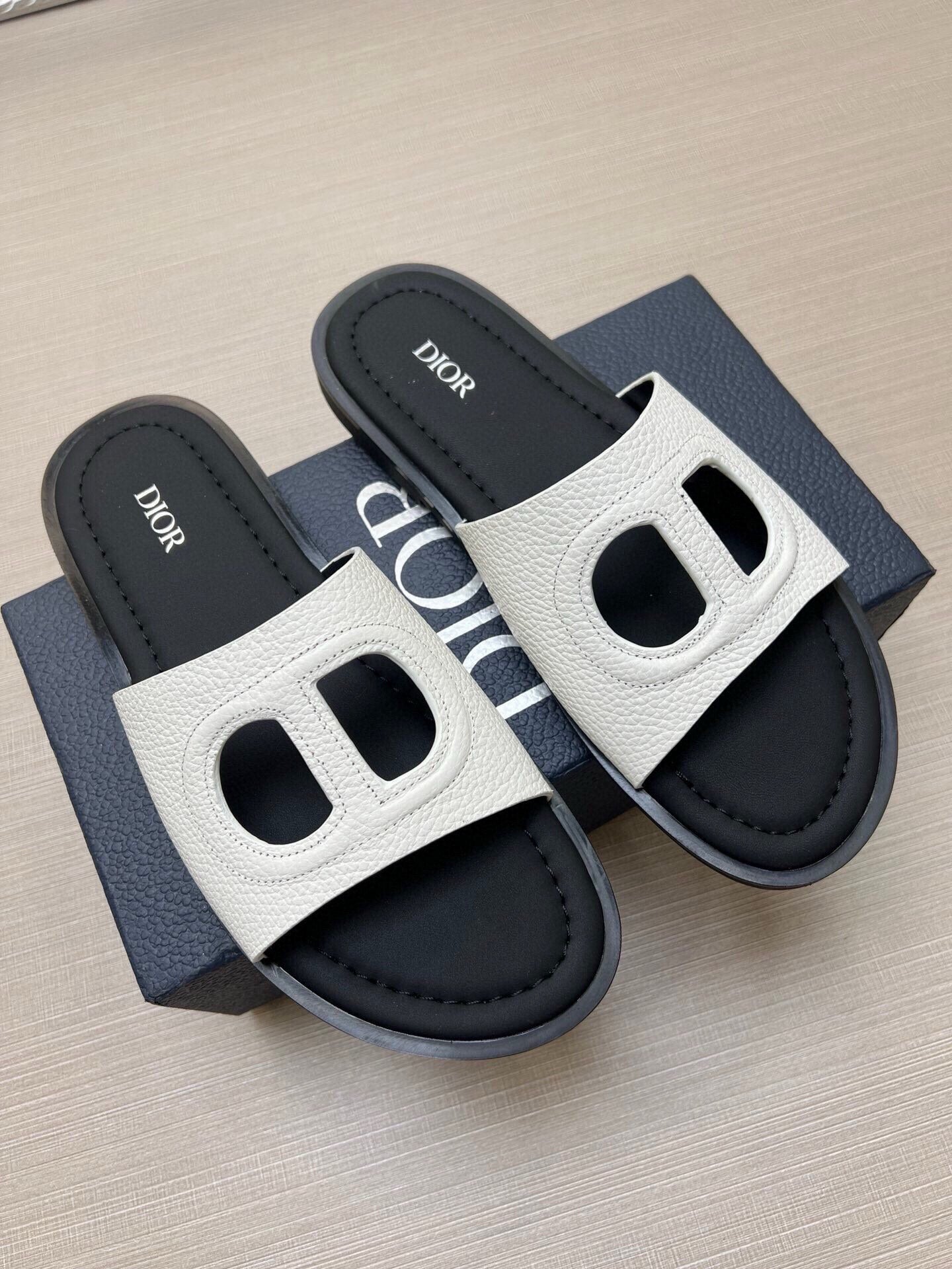 535ZD306Z Popular Slippers
