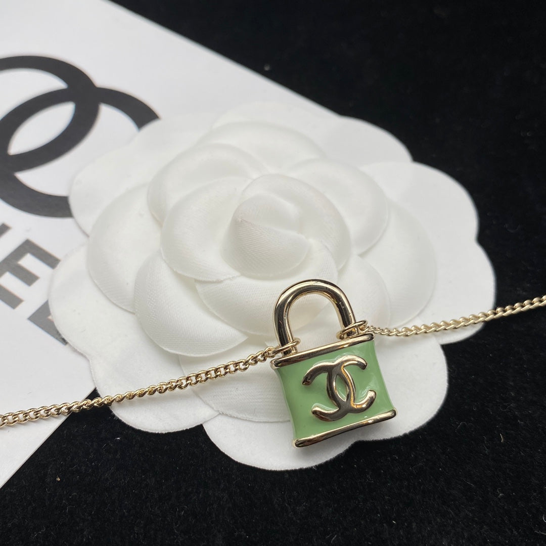 15QC103X Popular Necklace