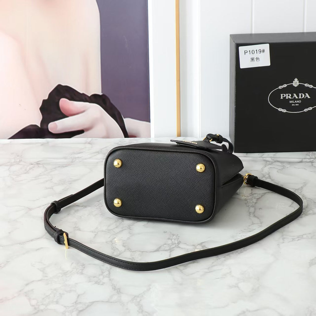 1WP102B Popular  leather bag