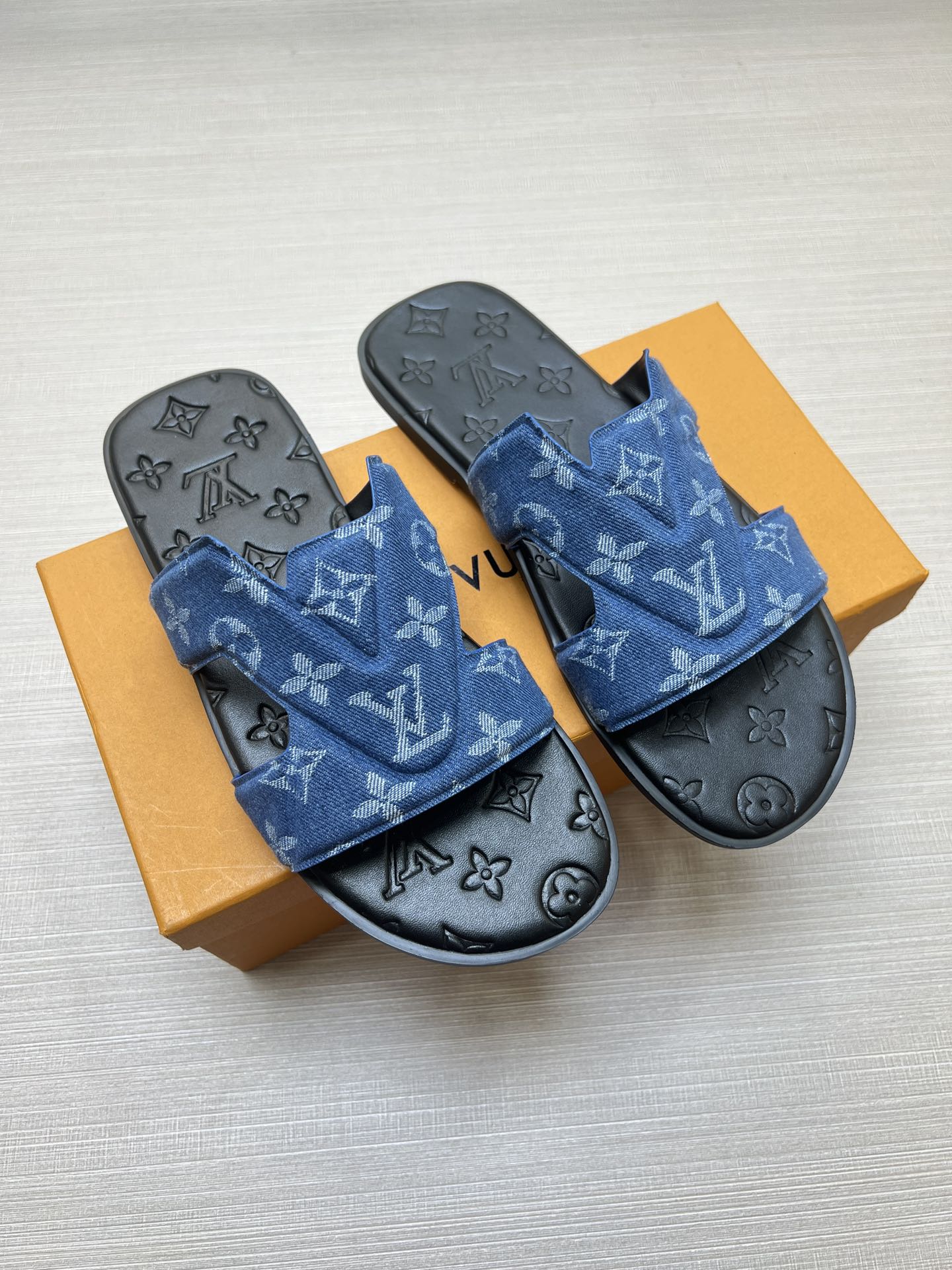 54E28Z Popular slippers