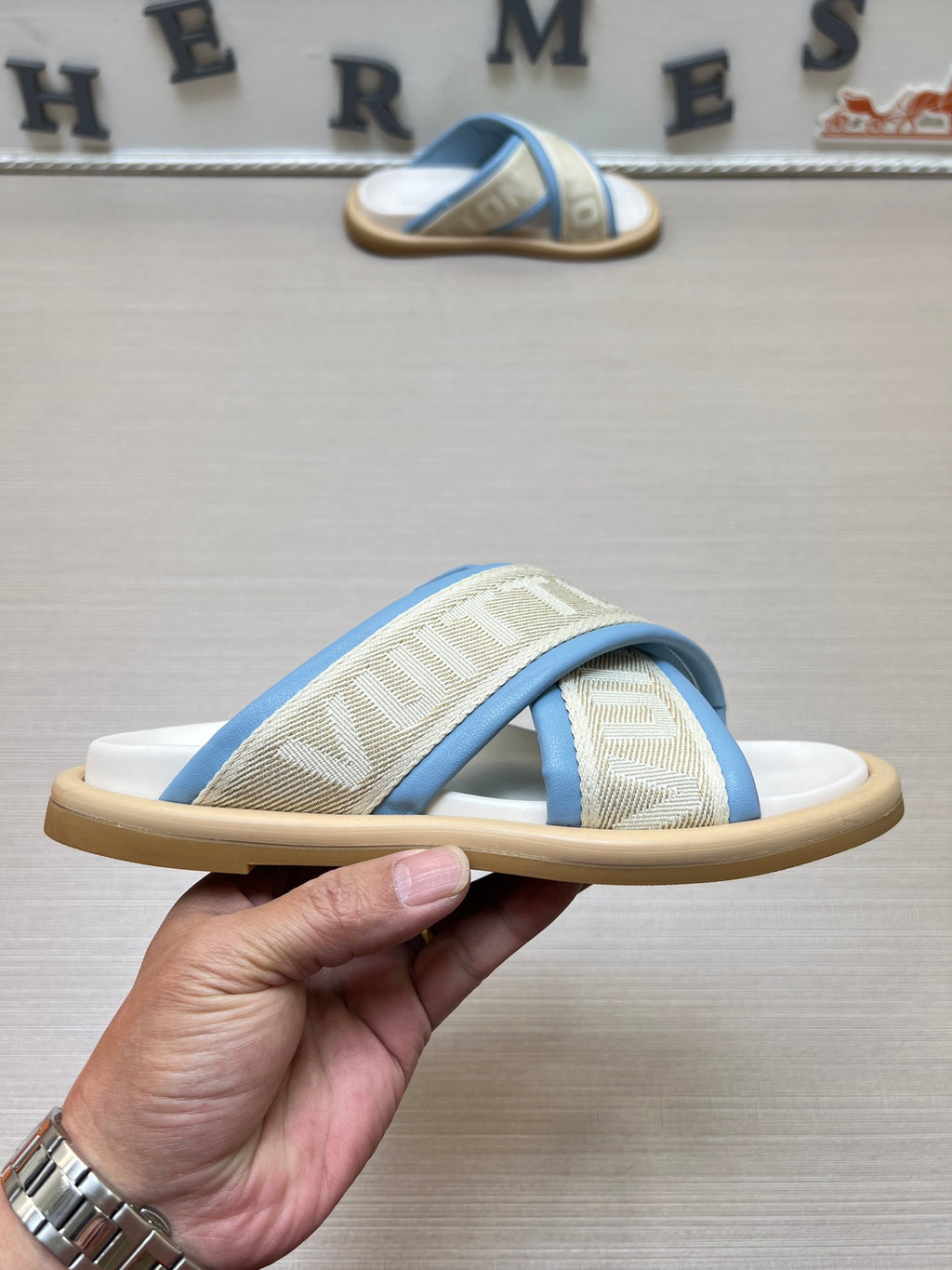 535ZE271Z Popular Slippers