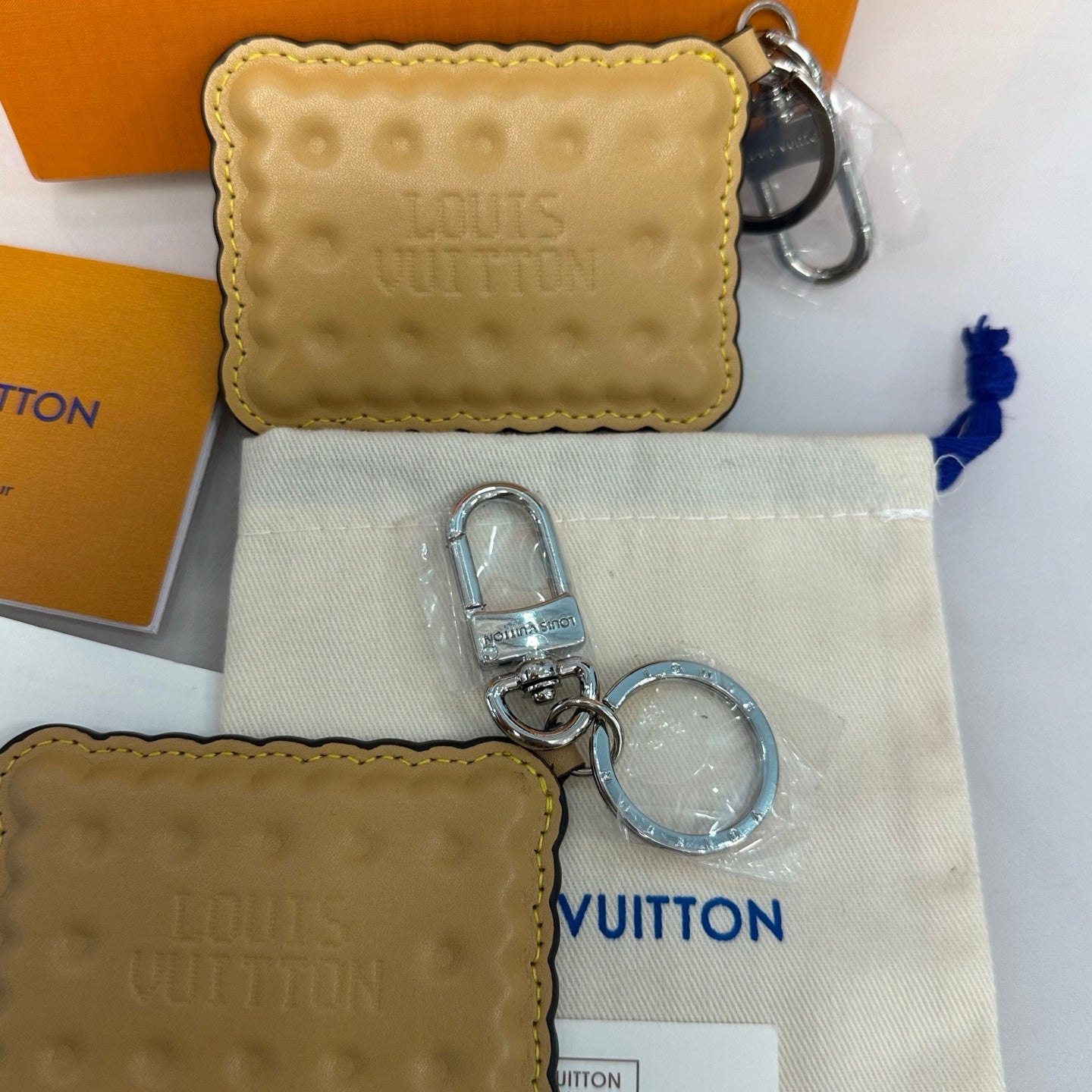 346RE15A Popular bag 's charms accessories