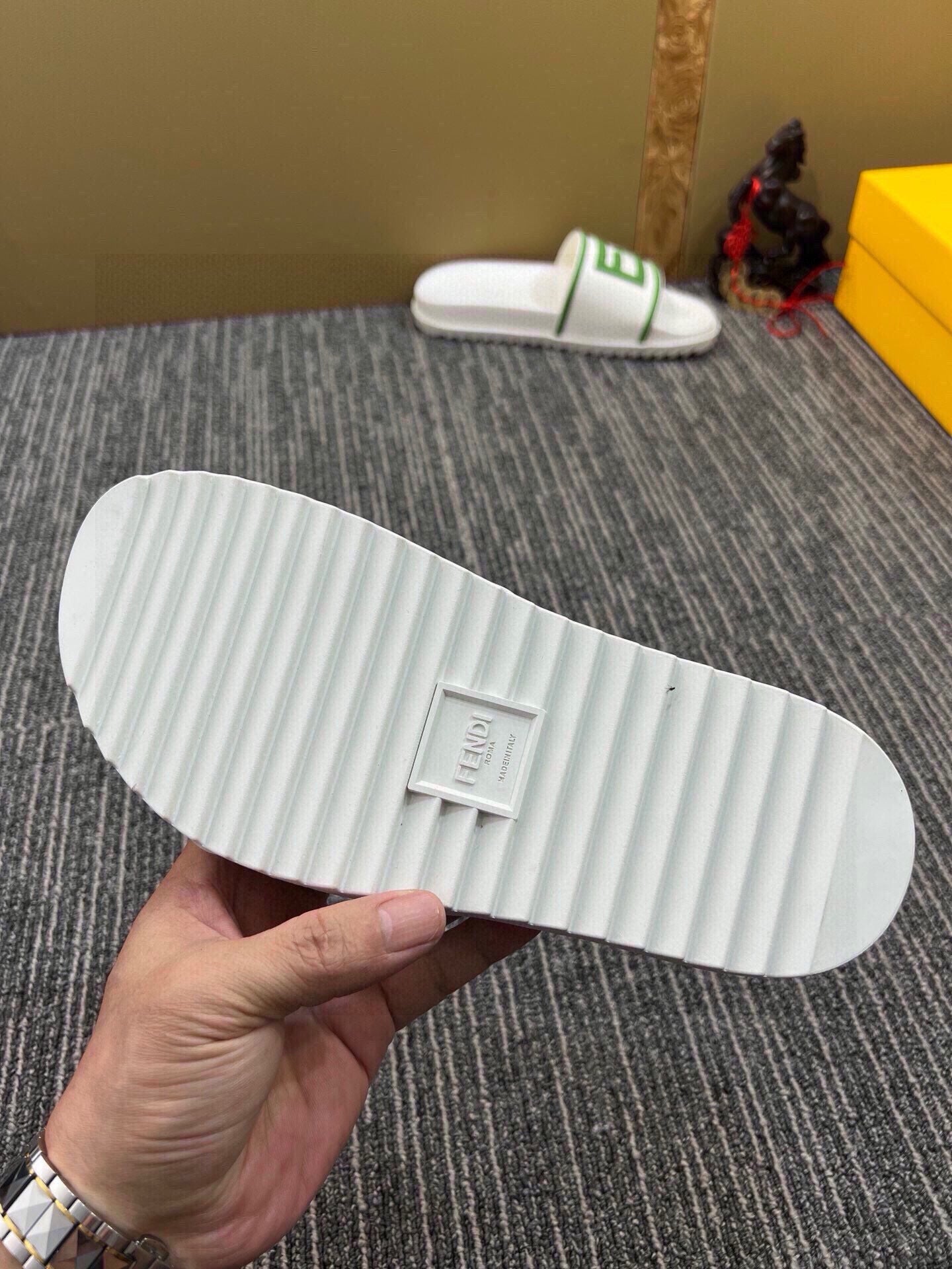 535ZF286Z Popular Slippers
