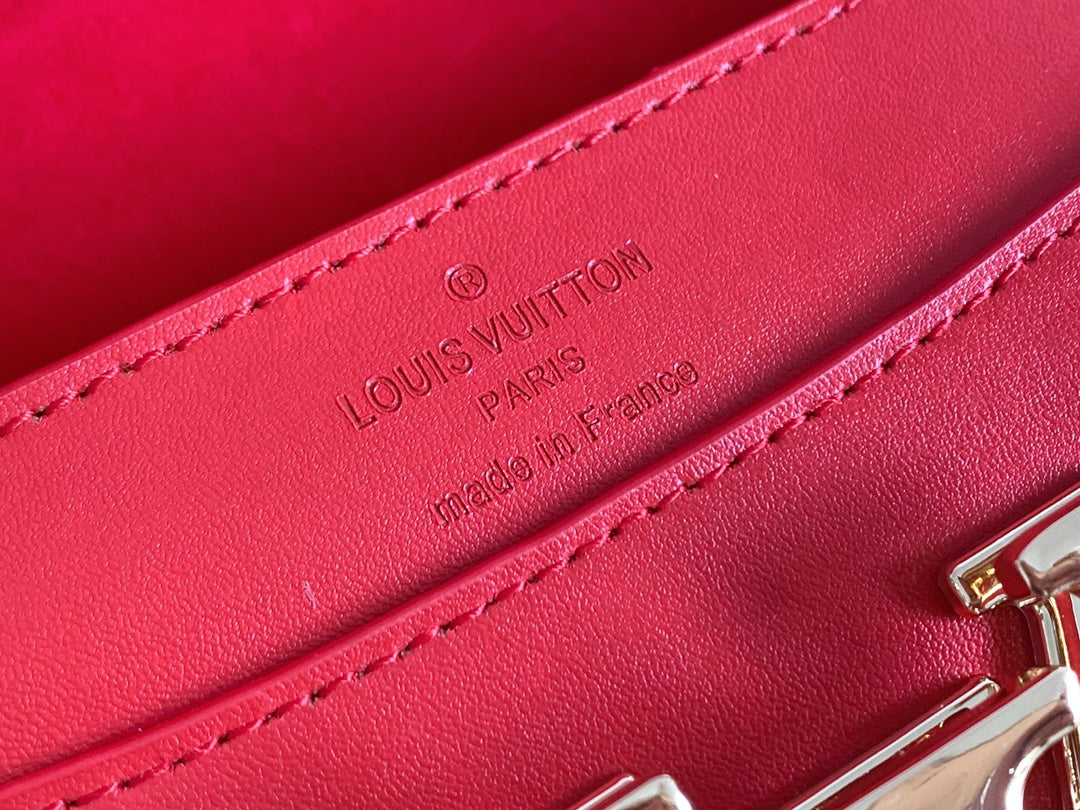 1XE38B Popular  leather wallets