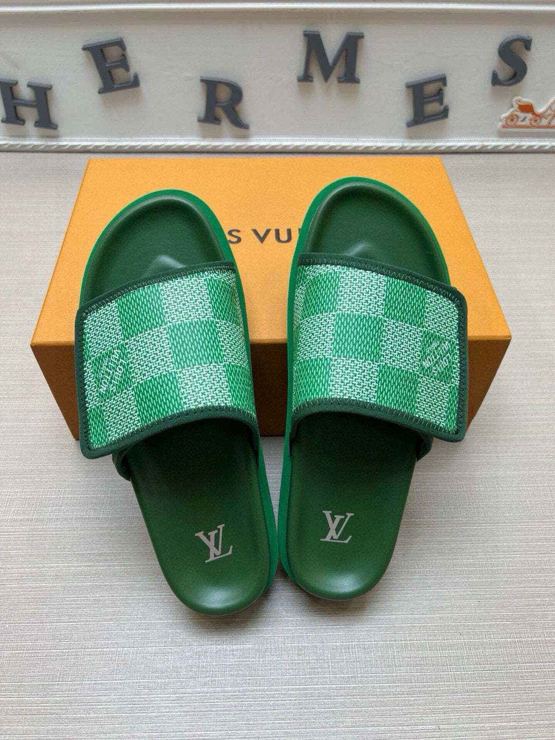 5QE3Z Popular Slippers