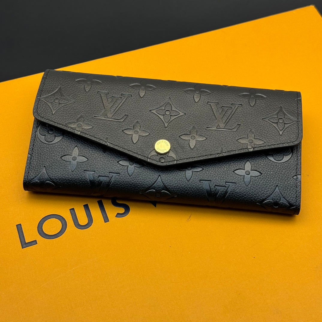 15RE68B  Popular  leather bag