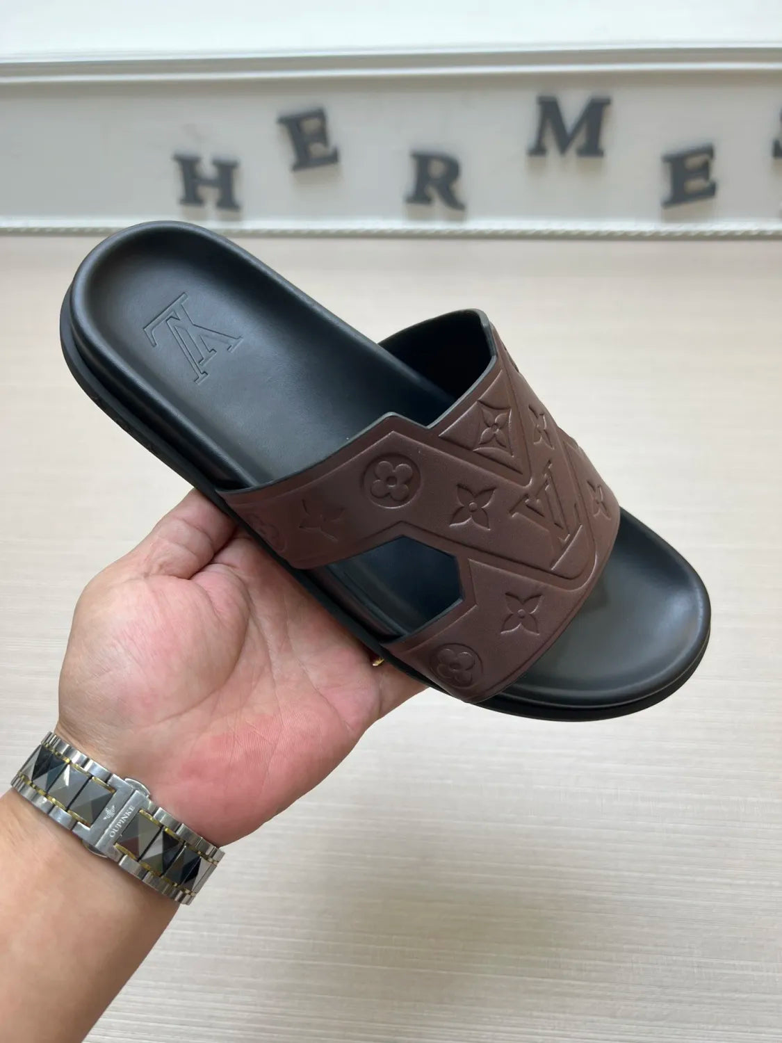 54E66Z Popular slippers