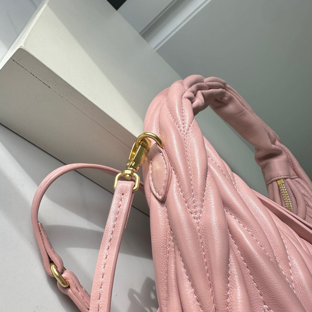 B1P46A122 Popular leather bag（29x24x10cm）