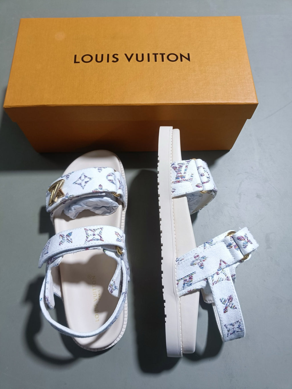 5LE211Z Popular sandals