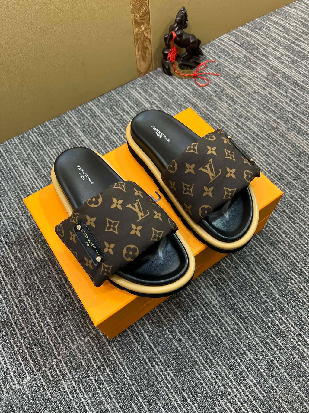 5XE118Z Popular leather quality Slippers
