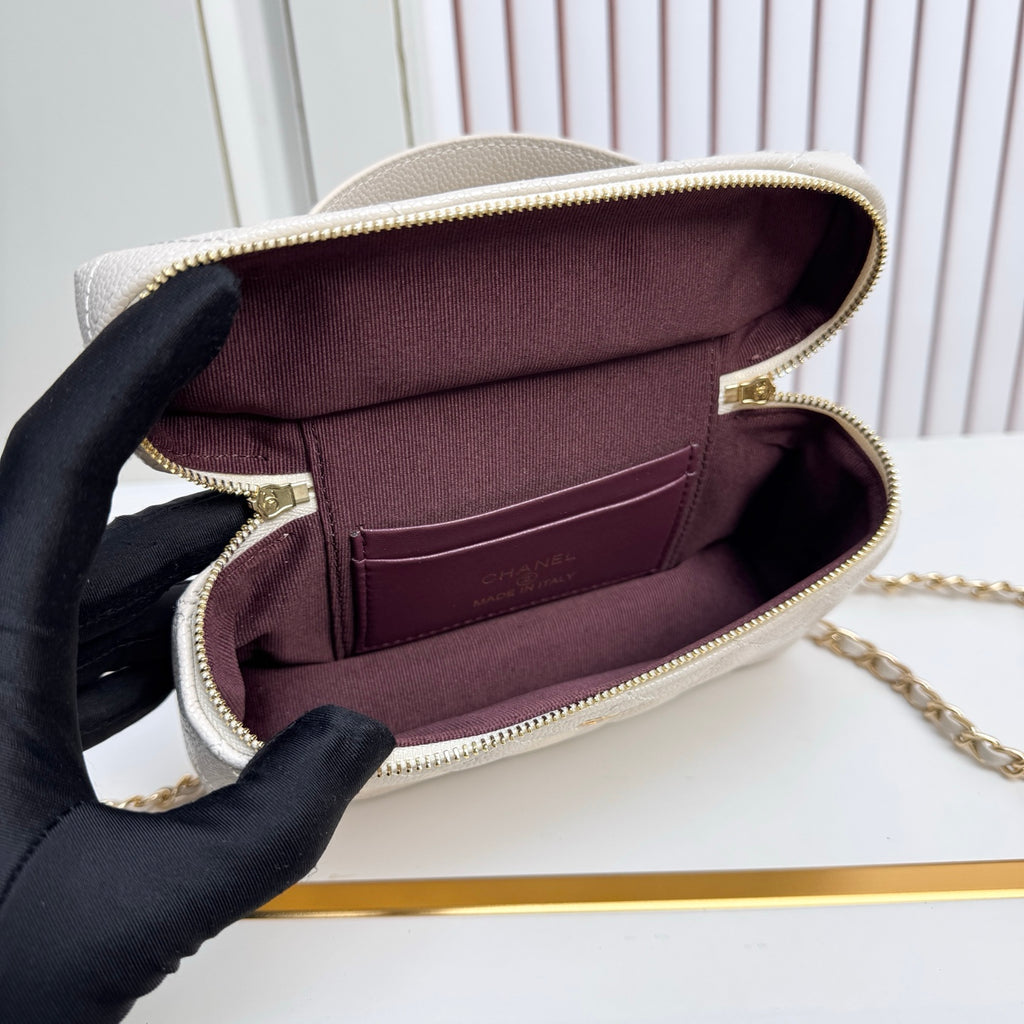 B1X66C19  Popular leather bag