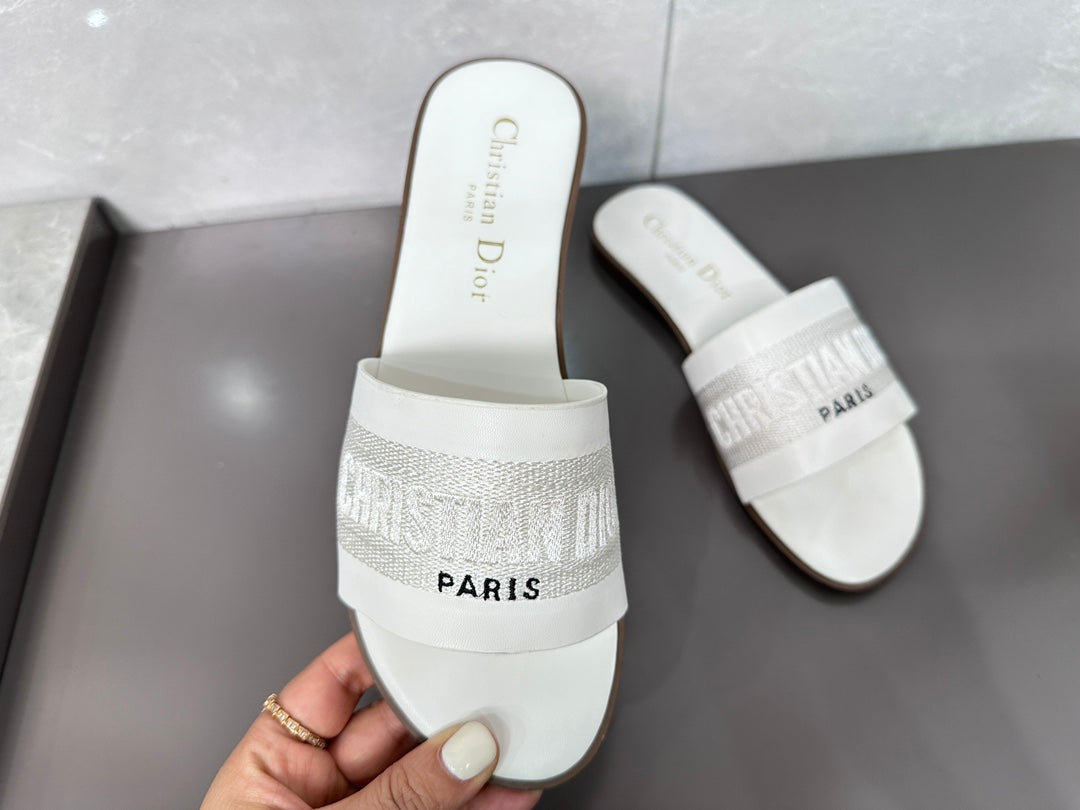14D32Z Popular slippers