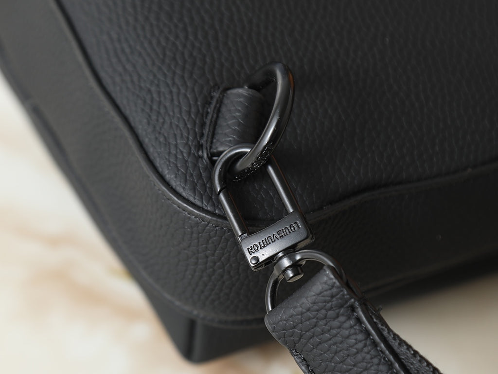 146PE24B Popular leather bag