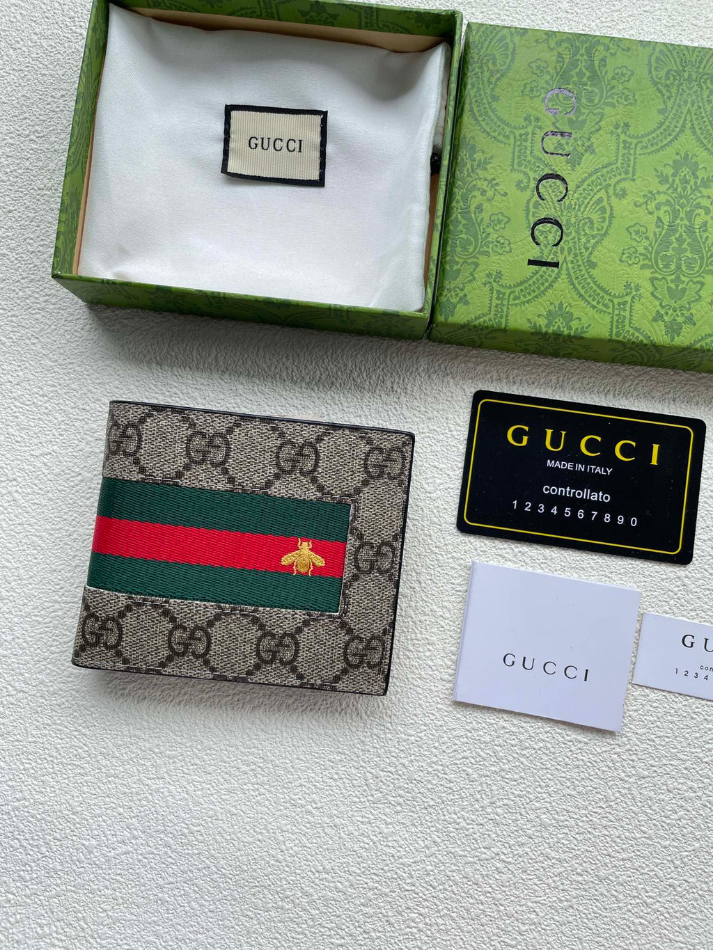 B1X56B9 Popular leather wallets ( with full packaging )