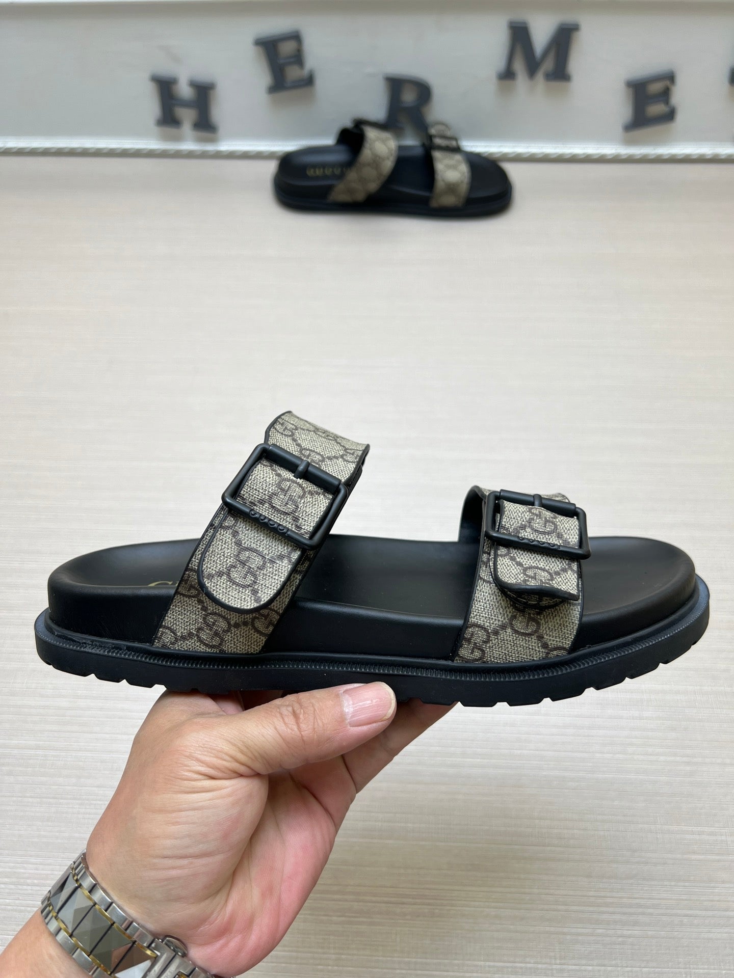 54B90Z Popular slippers