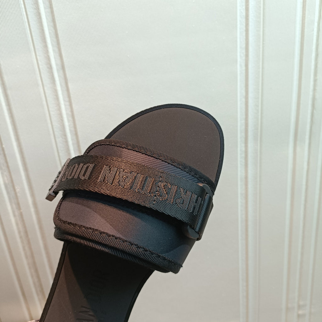 14D20Z Popular Slippers