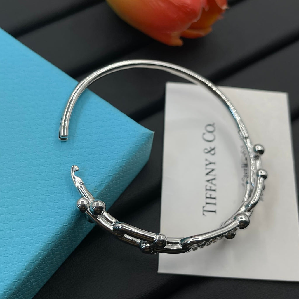 136NT87K Popular Bracelets