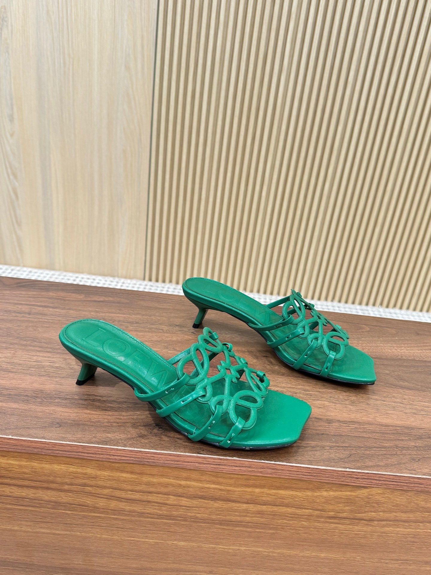 Z2X66A21 Popular high-quality leather Shoes