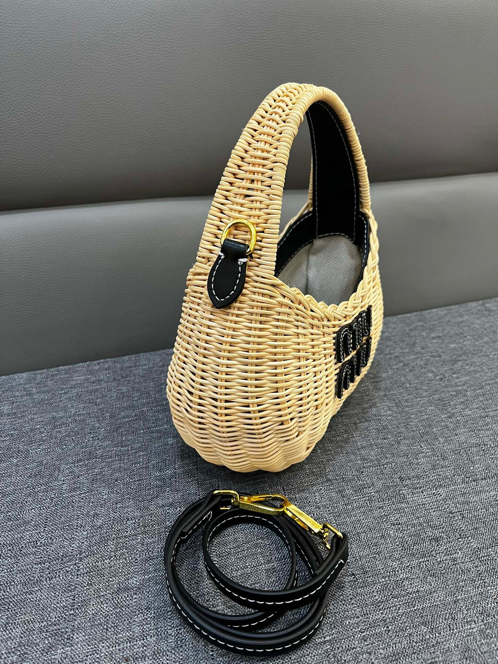 B1P46A119 Popular woven bag