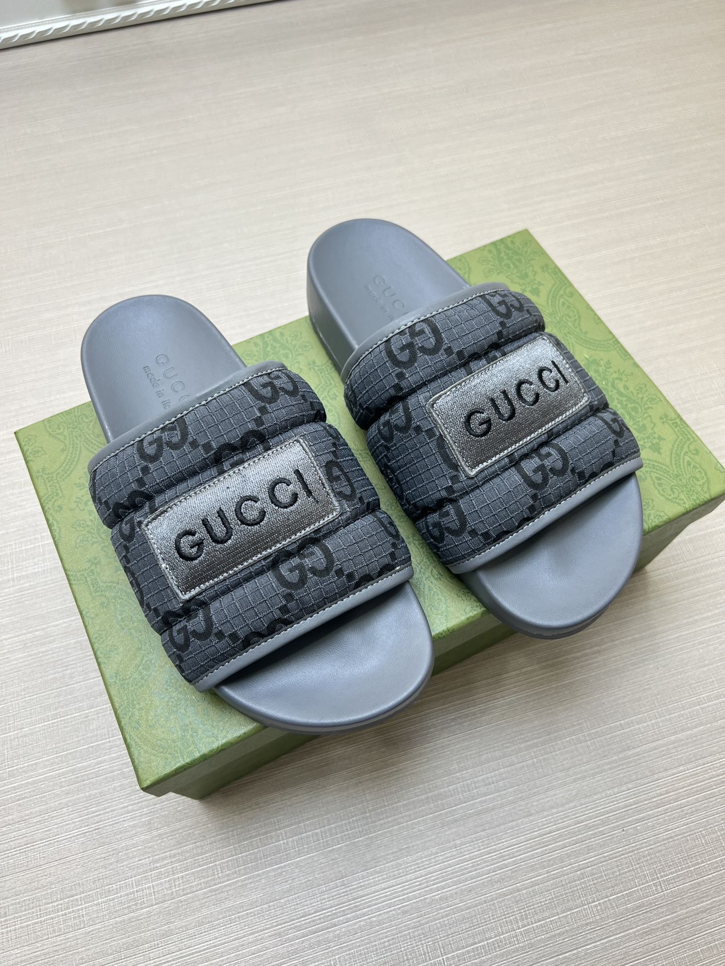 54B49Z Popular slippers