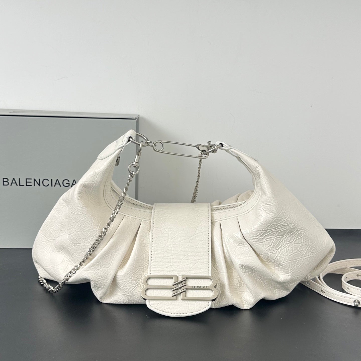 136PJ119B Popular leather bag