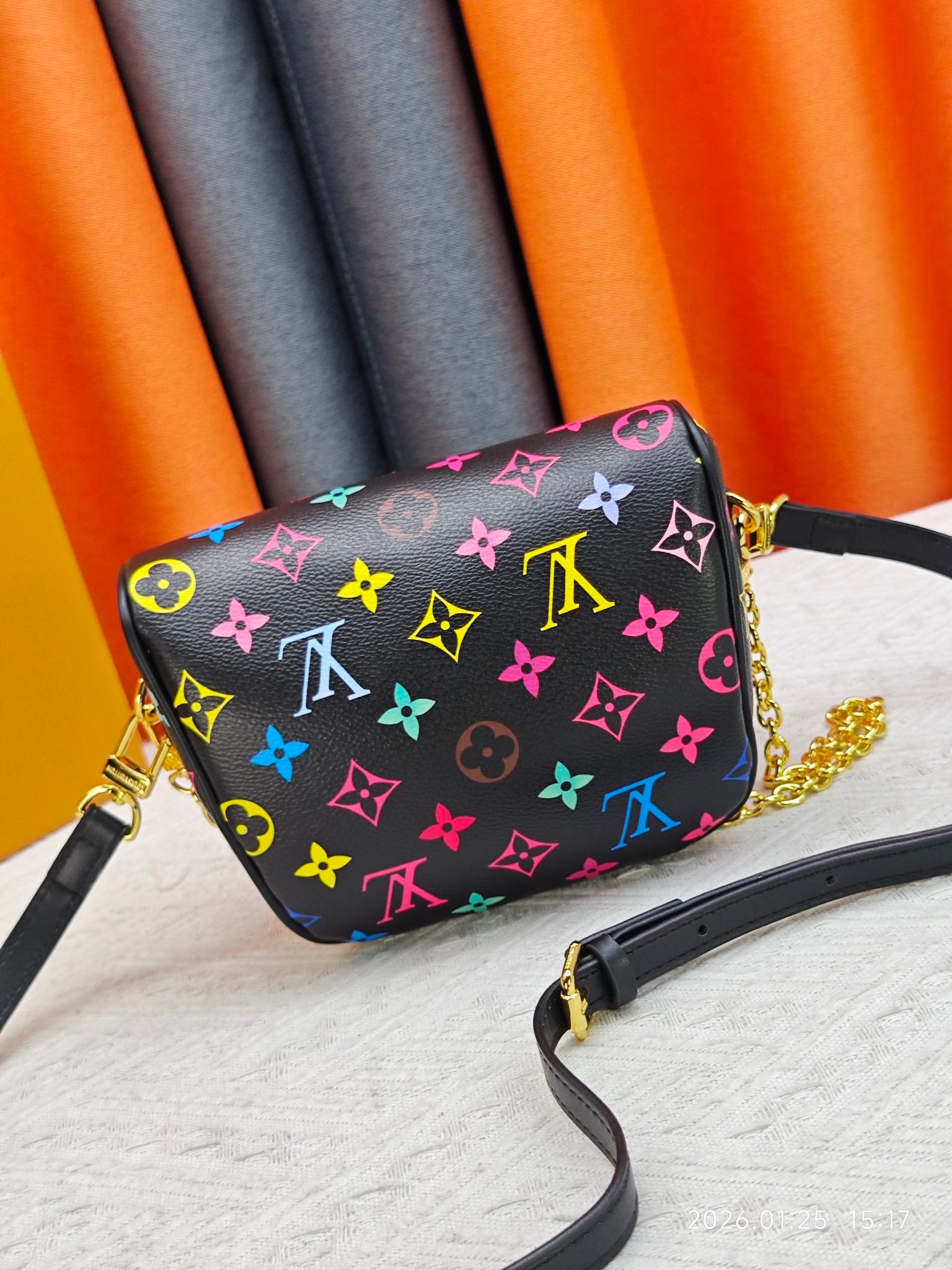 146PE76B Popular leather bag