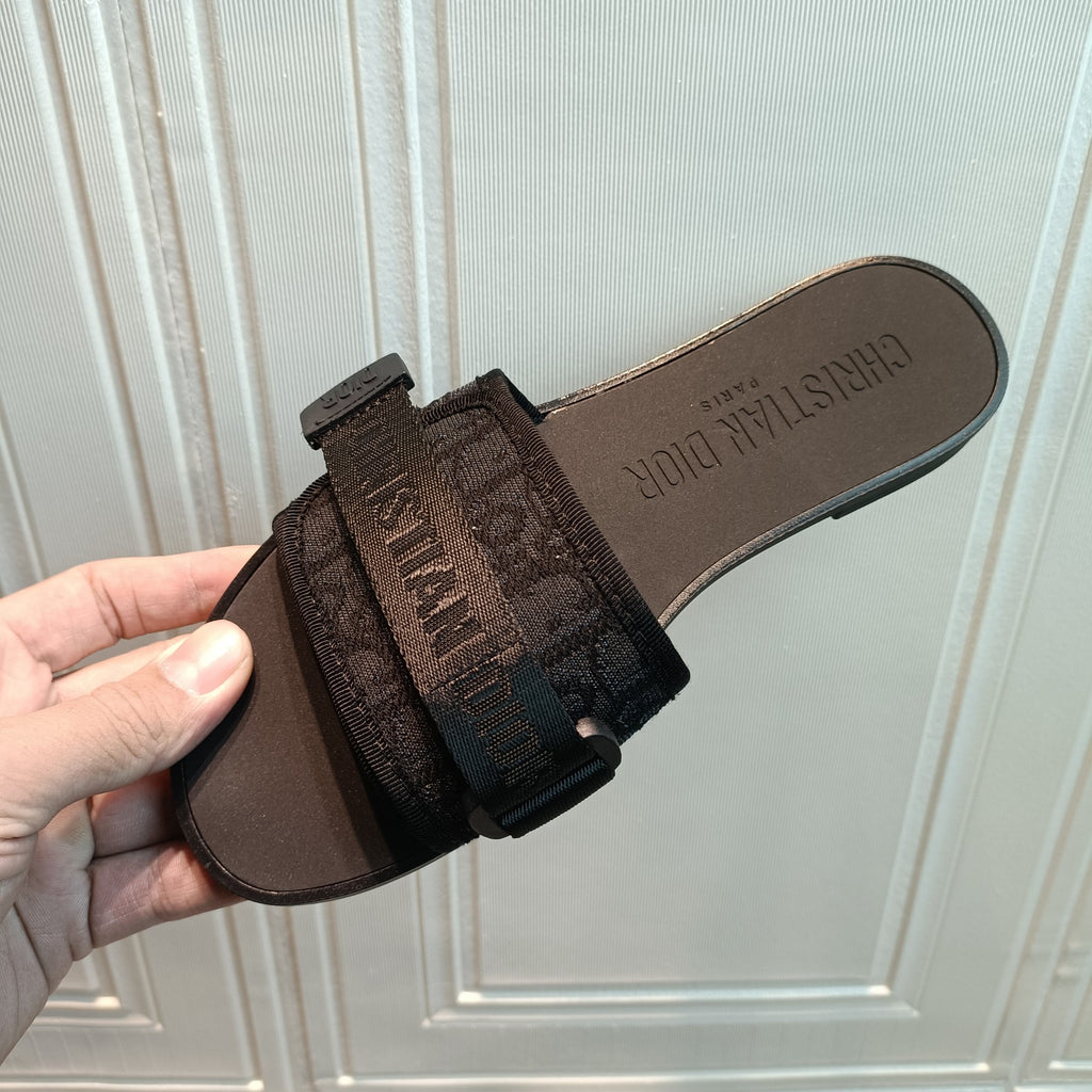 14D20Z Popular Slippers