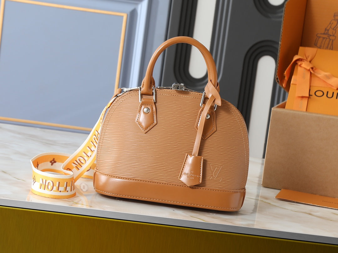 146PE102B Popular leather bag