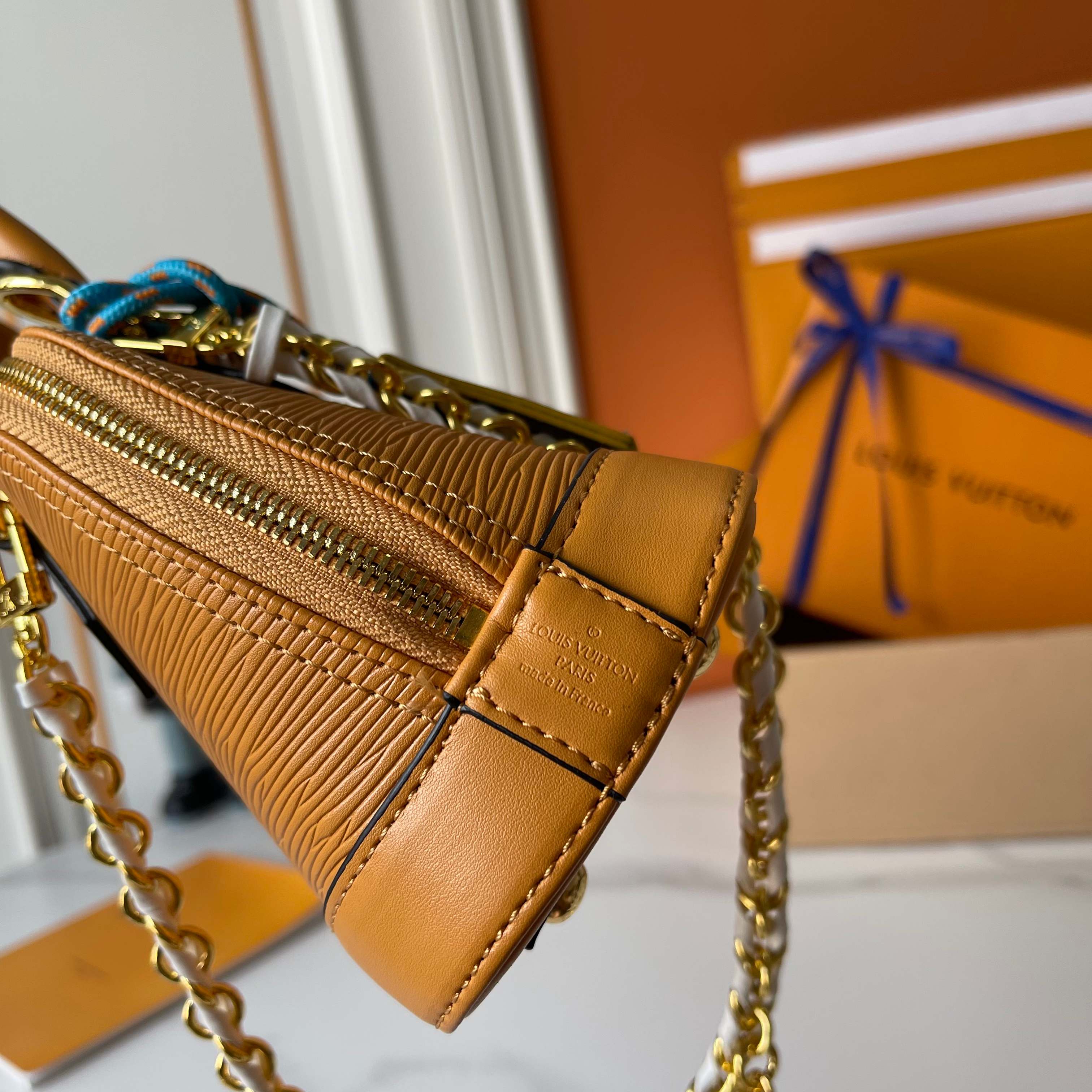 146PE95B Popular leather bag