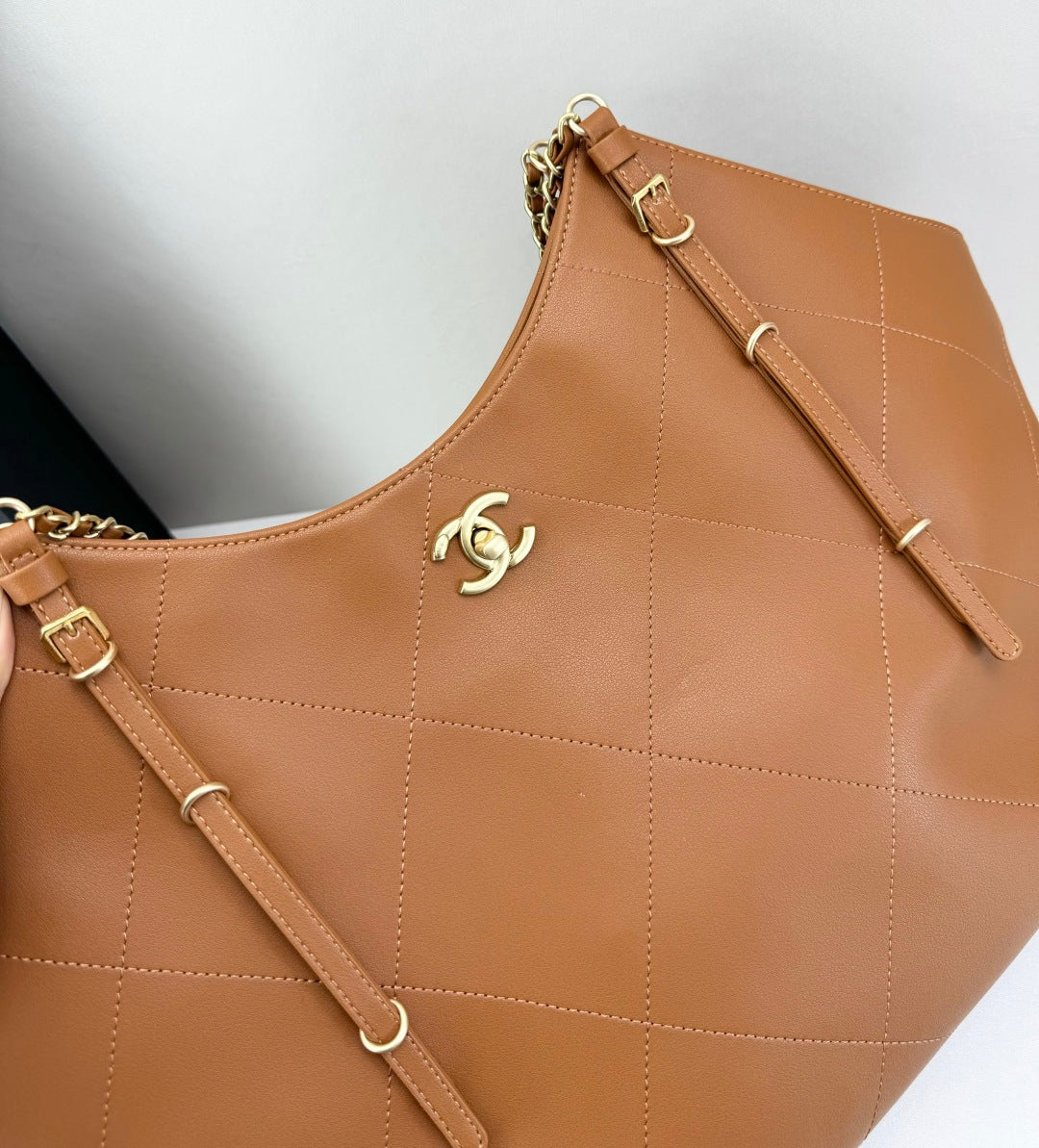 146PC11B Popular leather bag